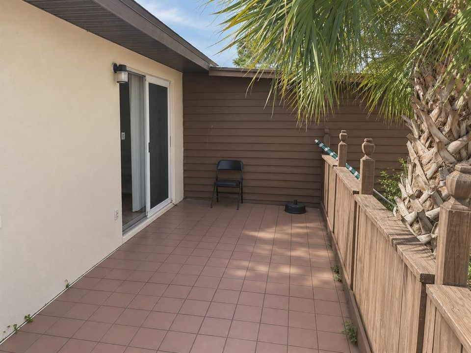 В аренду: $1,450 (2 спален, 1 ванн, 600 Квадратных фут)