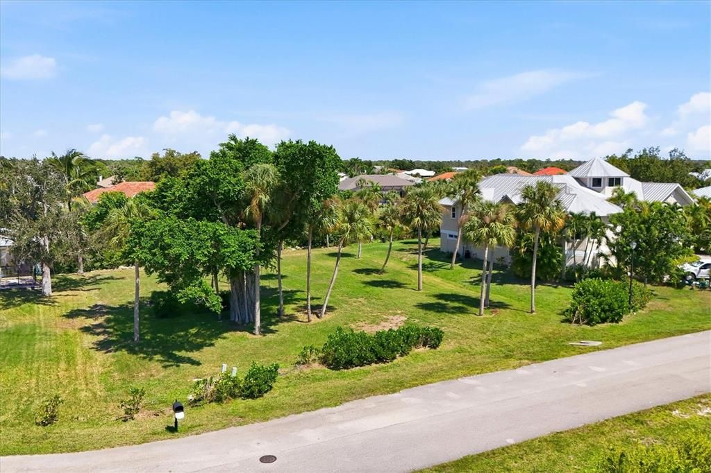 待售: $269,000 (0.36 acres)