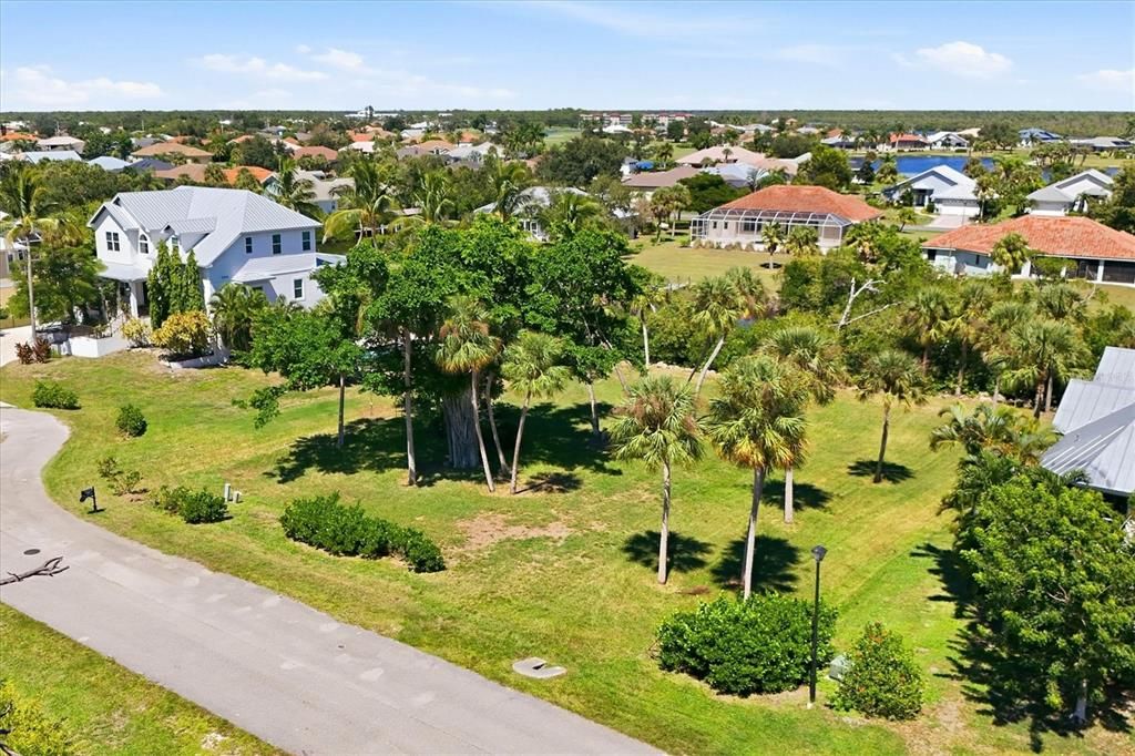 待售: $269,000 (0.36 acres)