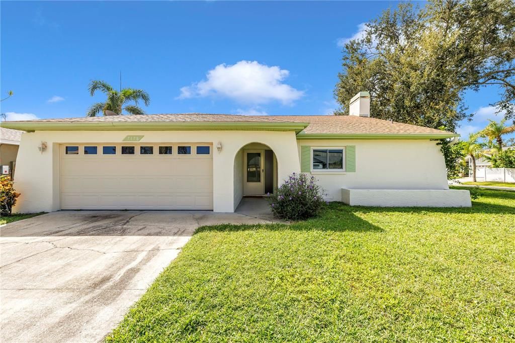 For Sale: $399,900 (3 beds, 2 baths, 1429 Square Feet)