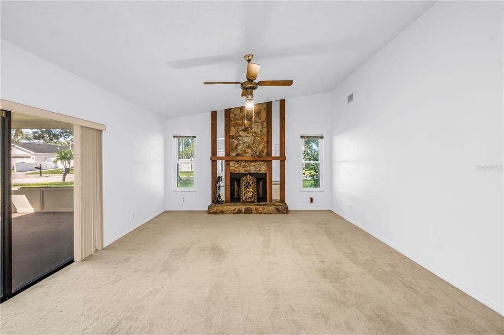 For Sale: $399,900 (3 beds, 2 baths, 1429 Square Feet)