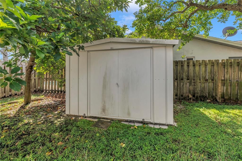For Sale: $399,900 (3 beds, 2 baths, 1429 Square Feet)