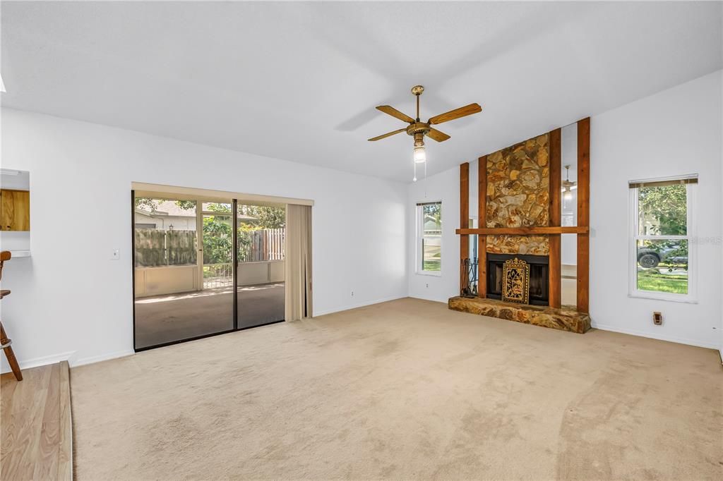 For Sale: $399,900 (3 beds, 2 baths, 1429 Square Feet)