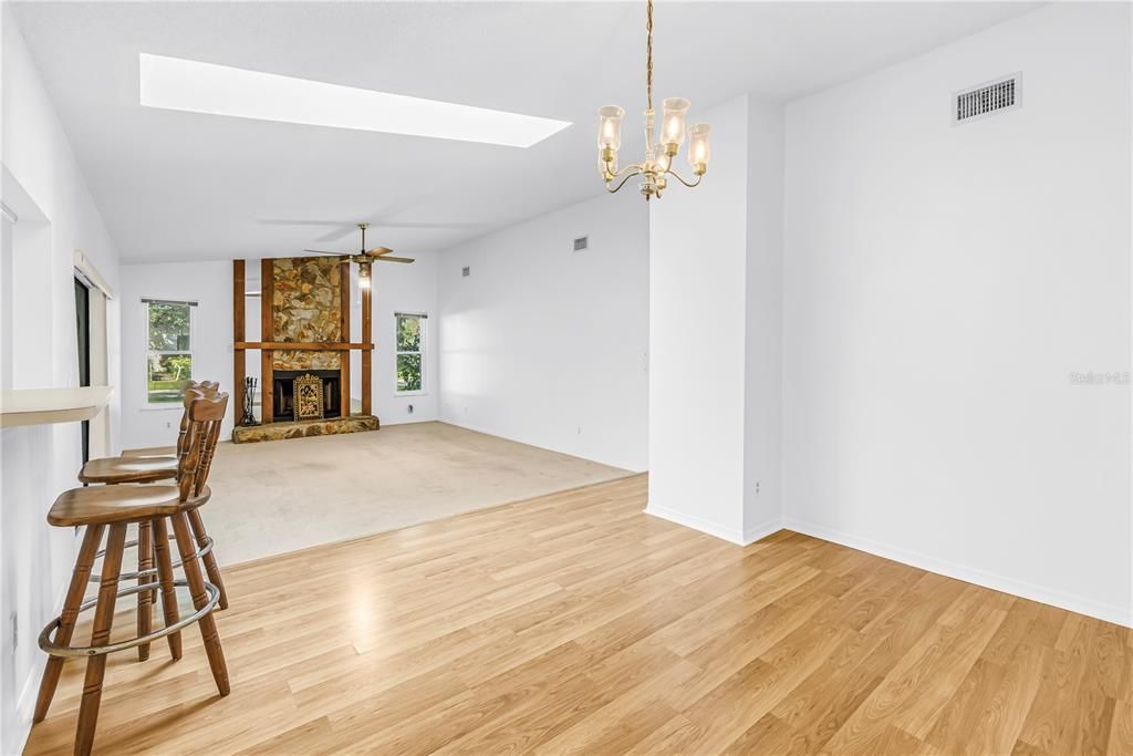 For Sale: $399,900 (3 beds, 2 baths, 1429 Square Feet)