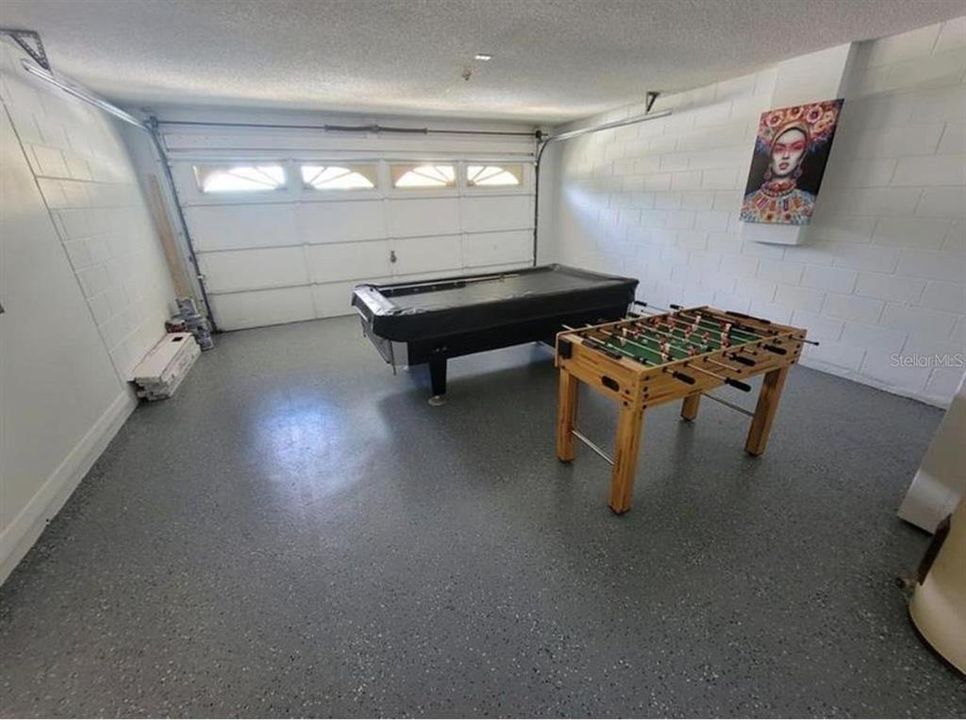 For Sale: $368,000 (3 beds, 2 baths, 1215 Square Feet)