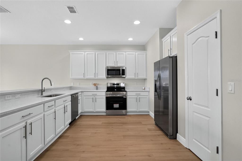 For Sale: $357,000 (4 beds, 2 baths, 1997 Square Feet)