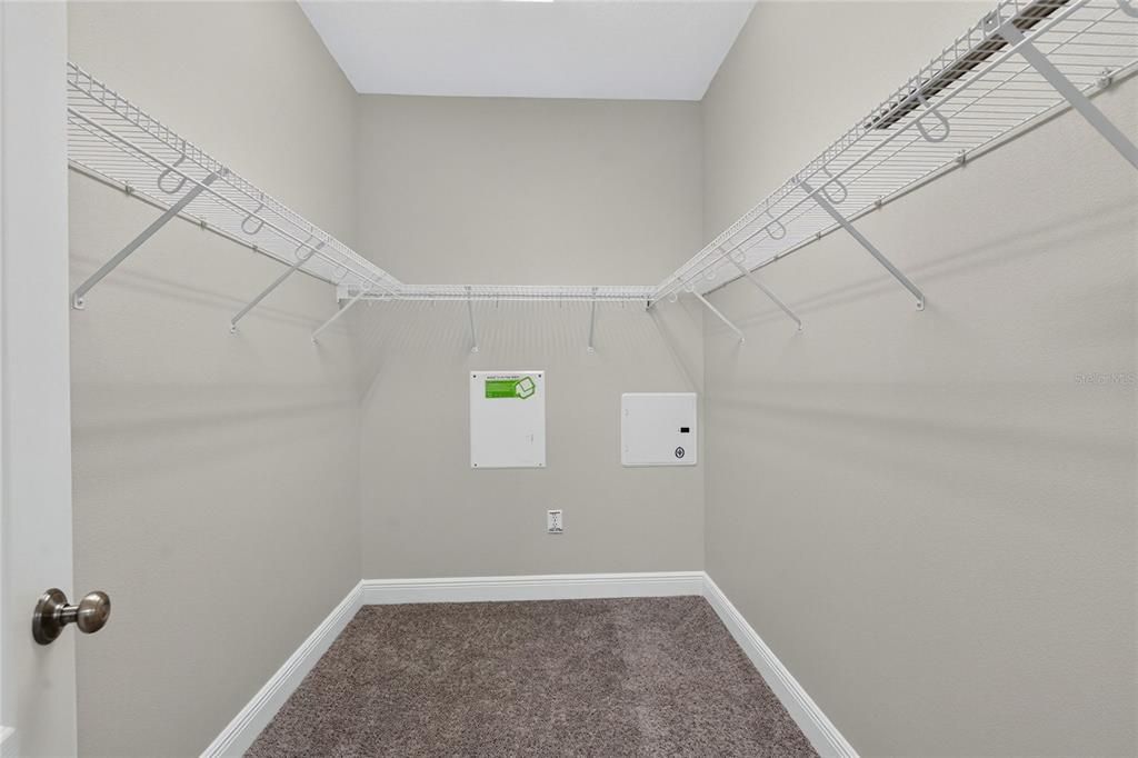 For Sale: $357,000 (4 beds, 2 baths, 1997 Square Feet)