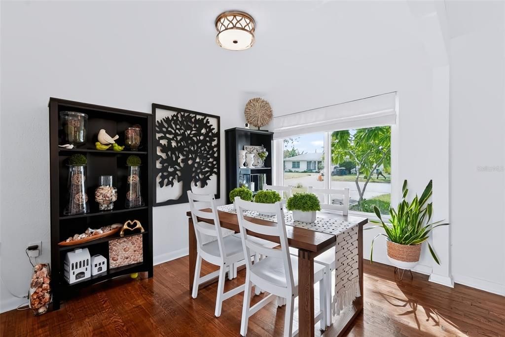 En Venta: $425,000 (3 camas, 2 baños, 1250 Pies cuadrados)