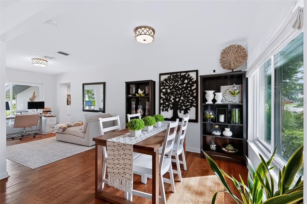En Venta: $425,000 (3 camas, 2 baños, 1250 Pies cuadrados)