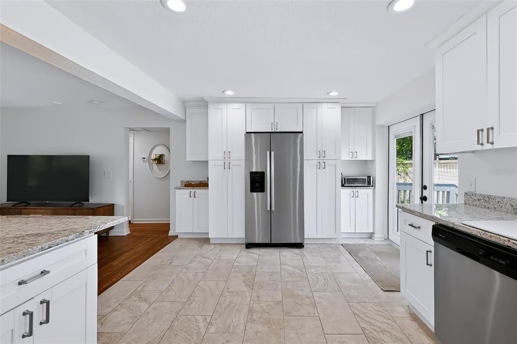 En Venta: $425,000 (3 camas, 2 baños, 1250 Pies cuadrados)