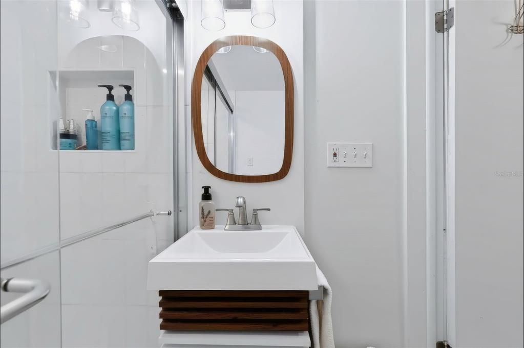 En Venta: $425,000 (3 camas, 2 baños, 1250 Pies cuadrados)