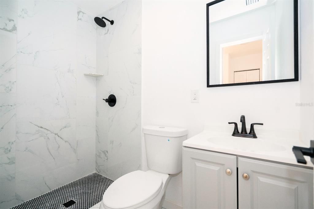For Sale: $307,000 (3 beds, 2 baths, 906 Square Feet)