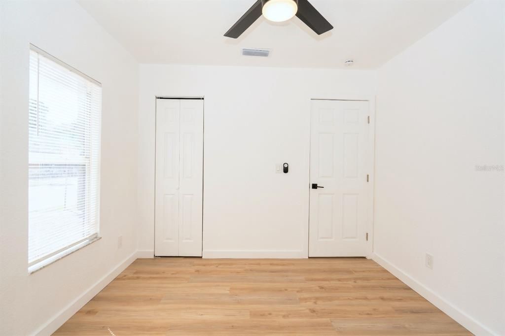 For Sale: $307,000 (3 beds, 2 baths, 906 Square Feet)