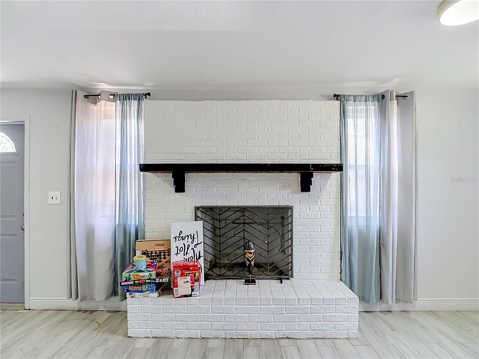 For Rent: $2,500 (3 beds, 2 baths, 1602 Square Feet)