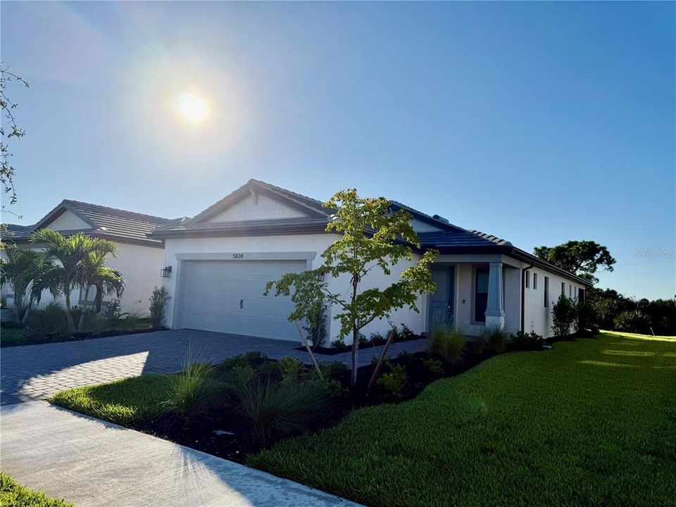 For Rent: $5,500 (2 beds, 2 baths, 1394 Square Feet)