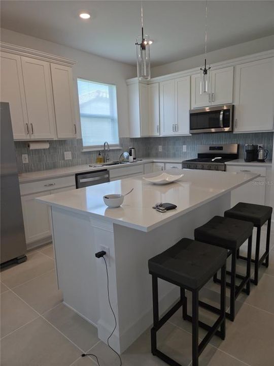 For Rent: $5,500 (2 beds, 2 baths, 1394 Square Feet)