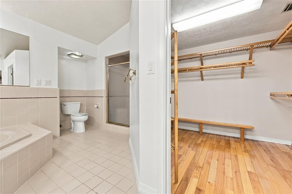 En Venta: $799,000 (3 camas, 2 baños, 4152 Pies cuadrados)