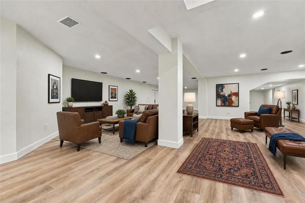 En Venta: $799,000 (3 camas, 2 baños, 4152 Pies cuadrados)