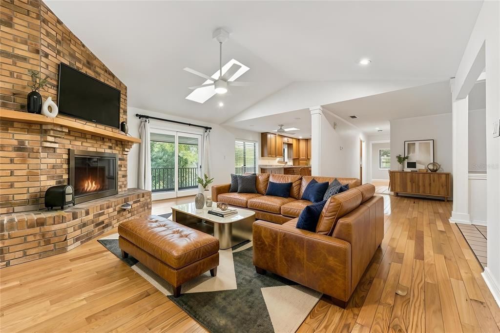 En Venta: $799,000 (3 camas, 2 baños, 4152 Pies cuadrados)