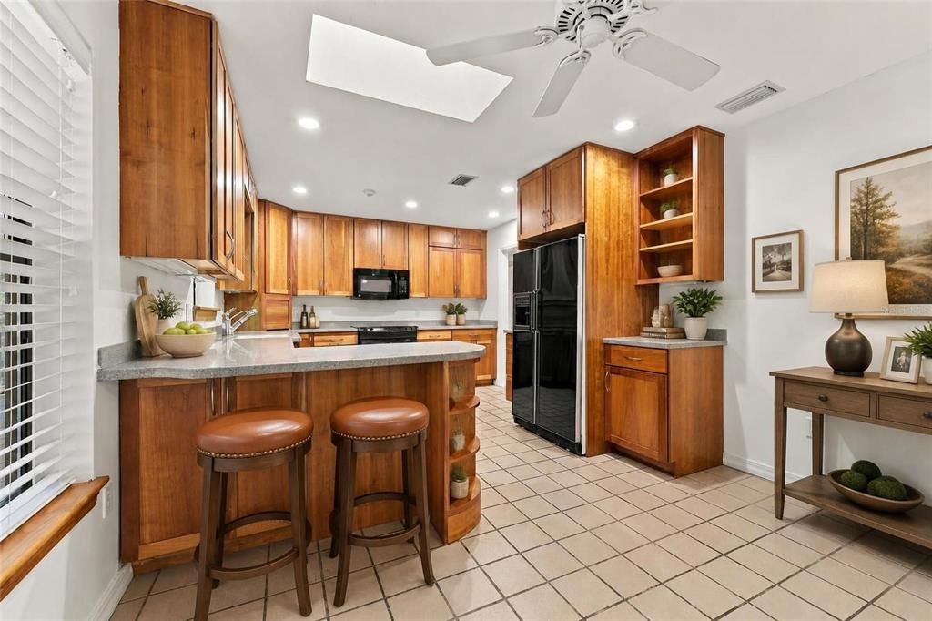 En Venta: $799,000 (3 camas, 2 baños, 4152 Pies cuadrados)