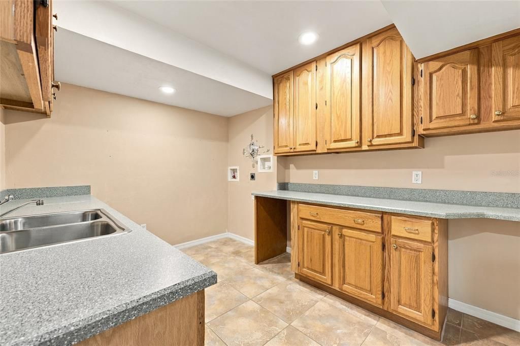 En Venta: $799,000 (3 camas, 2 baños, 4152 Pies cuadrados)
