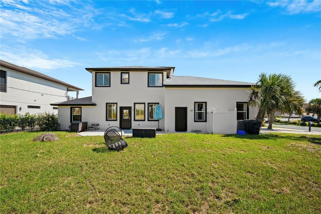 For Sale: $1,000,000 (3 beds, 2 baths, 2281 Square Feet)