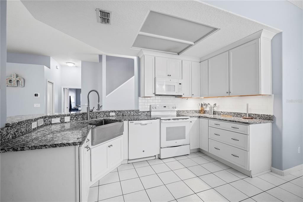 For Sale: $1,000,000 (3 beds, 2 baths, 2281 Square Feet)