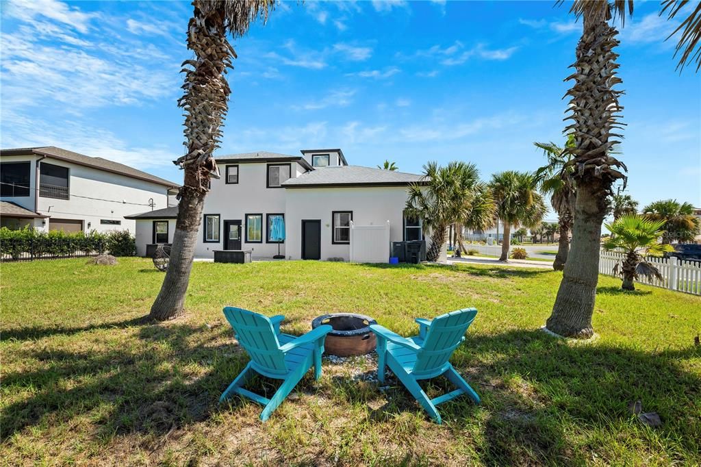 For Sale: $1,000,000 (3 beds, 2 baths, 2281 Square Feet)
