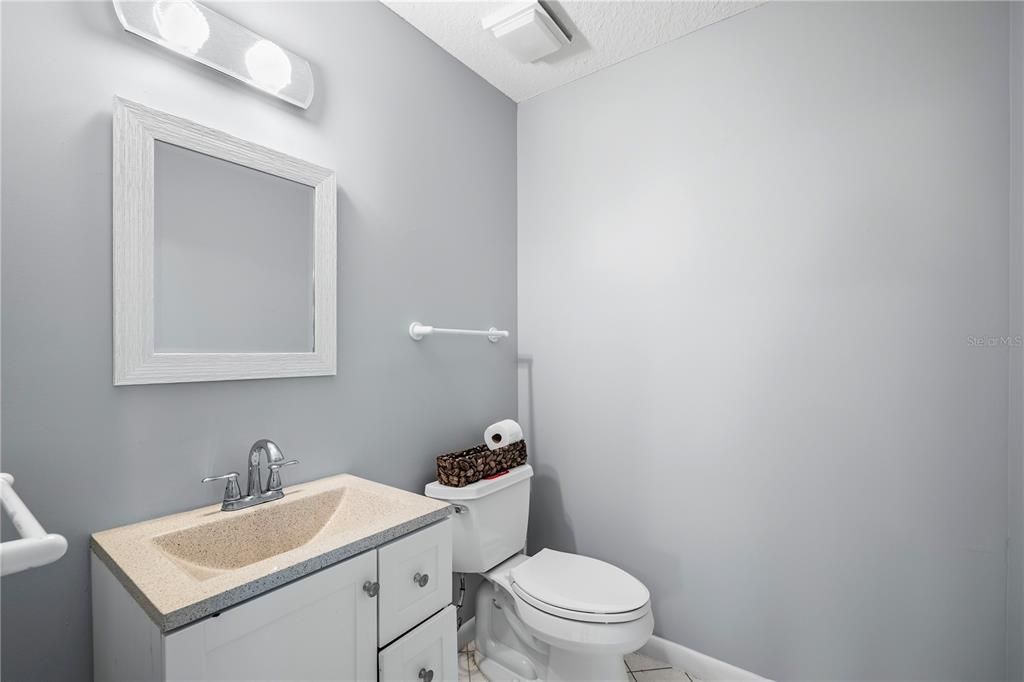 For Sale: $1,000,000 (3 beds, 2 baths, 2281 Square Feet)
