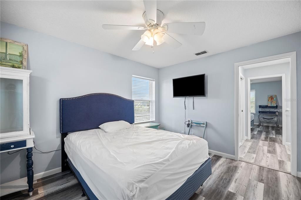 For Sale: $1,000,000 (3 beds, 2 baths, 2281 Square Feet)