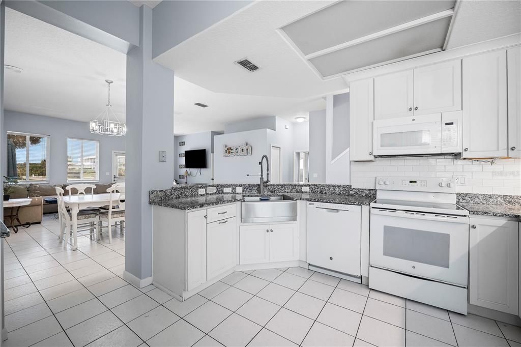 For Sale: $1,000,000 (3 beds, 2 baths, 2281 Square Feet)