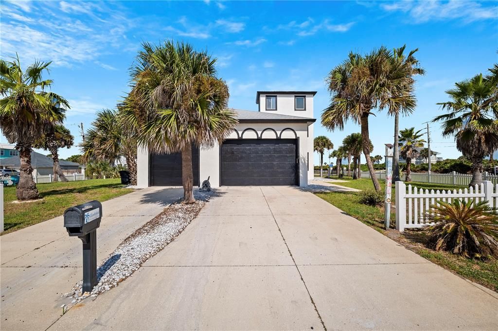 For Sale: $1,000,000 (3 beds, 2 baths, 2281 Square Feet)
