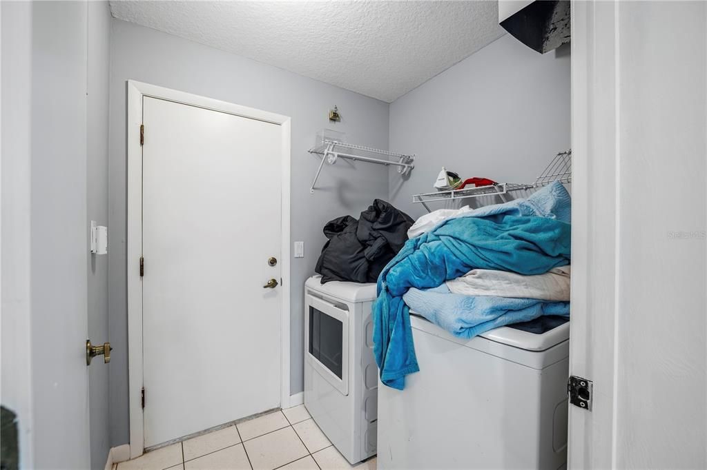 For Sale: $1,000,000 (3 beds, 2 baths, 2281 Square Feet)