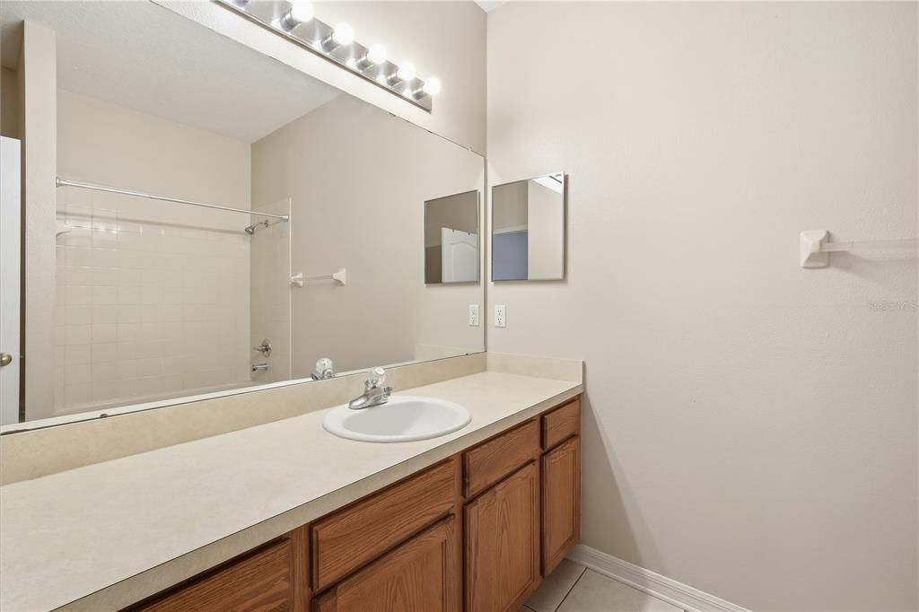 For Rent: $1,825 (2 beds, 2 baths, 1696 Square Feet)