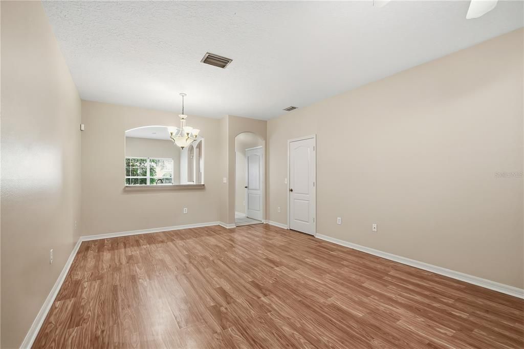 For Rent: $1,825 (2 beds, 2 baths, 1696 Square Feet)