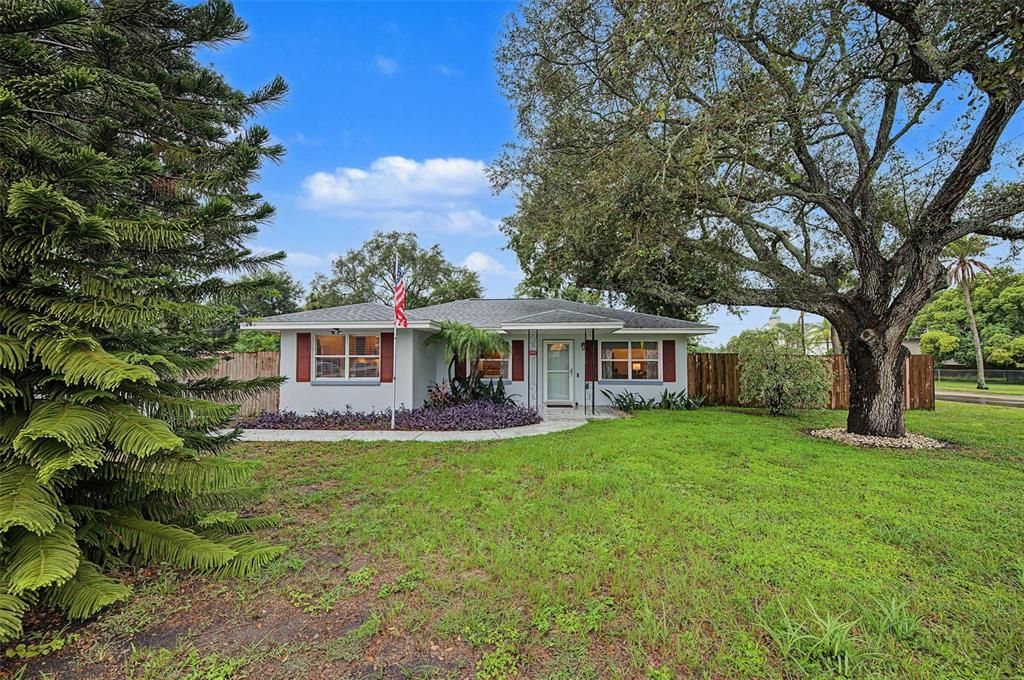 На продажу: $519,950 (3 спален, 2 ванн, 1436 Квадратных фут)