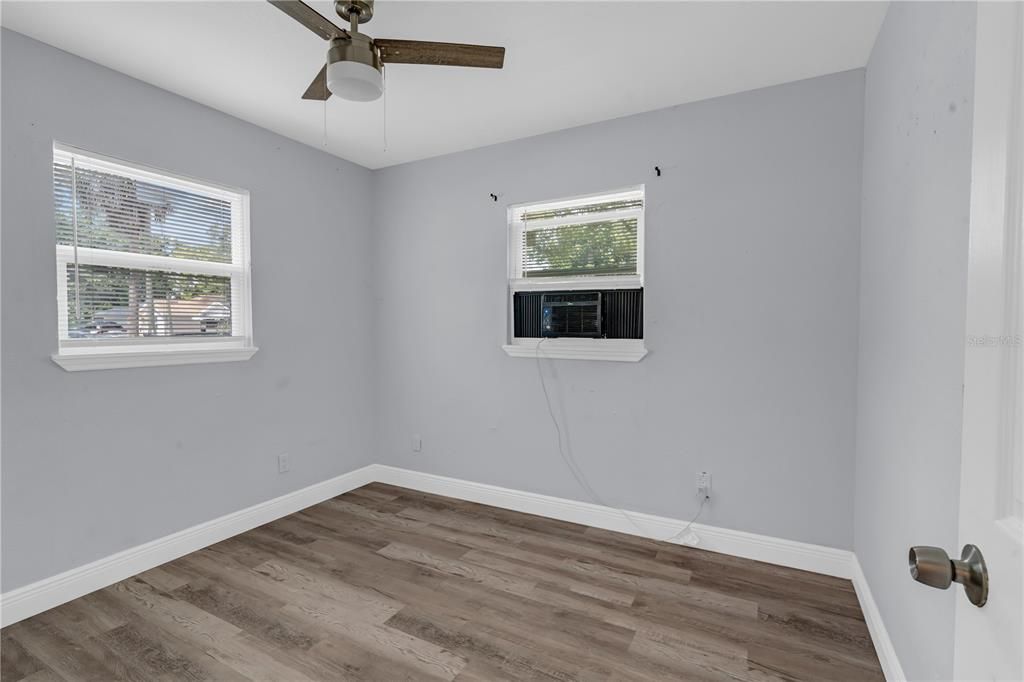 For Rent: $1,800 (2 beds, 1 baths, 1296 Square Feet)