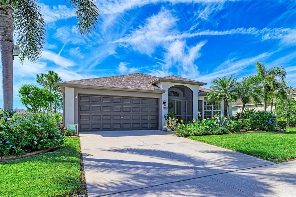 For Sale: $400,000 (3 beds, 2 baths, 1807 Square Feet)