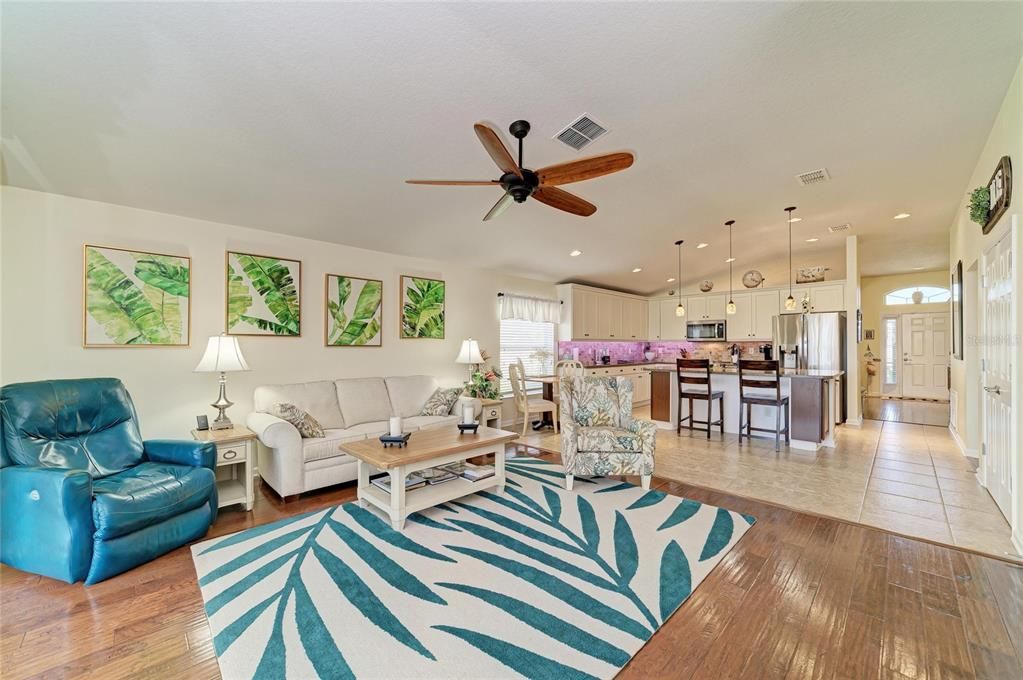 For Sale: $400,000 (3 beds, 2 baths, 1807 Square Feet)