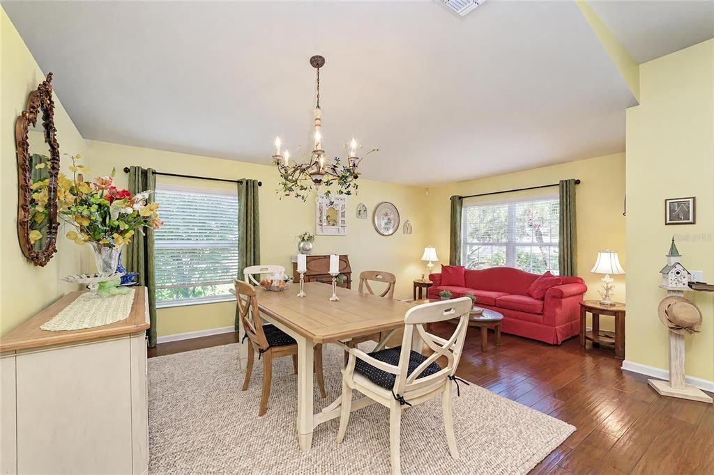 For Sale: $400,000 (3 beds, 2 baths, 1807 Square Feet)