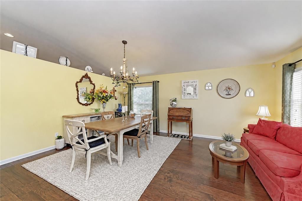 For Sale: $400,000 (3 beds, 2 baths, 1807 Square Feet)