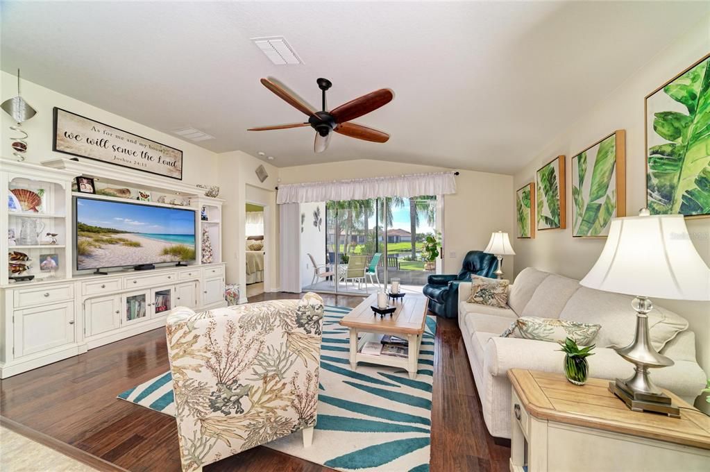 For Sale: $400,000 (3 beds, 2 baths, 1807 Square Feet)