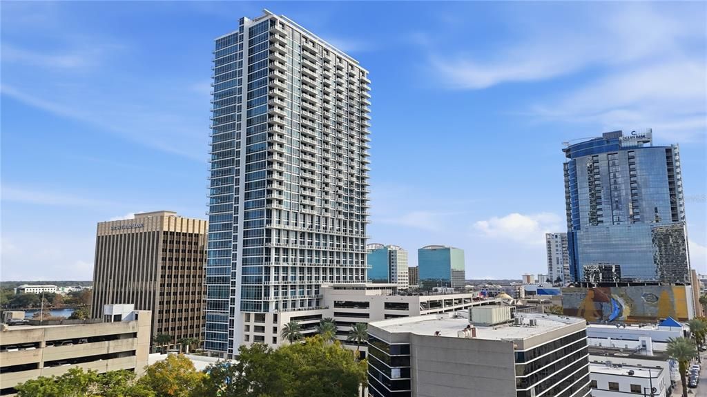 For Sale: $1,200,000 (3 beds, 3 baths, 2156 Square Feet)