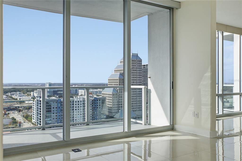 For Sale: $1,200,000 (3 beds, 3 baths, 2156 Square Feet)