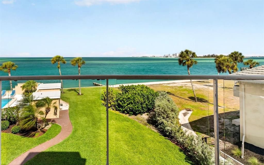 For Sale: $2,199,000 (3 beds, 3 baths, 2277 Square Feet)