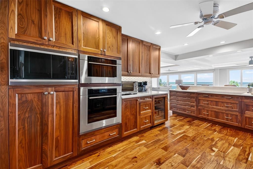 For Sale: $2,199,000 (3 beds, 3 baths, 2277 Square Feet)