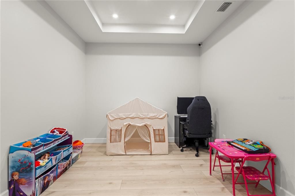 For Sale: $390,000 (2 beds, 2 baths, 1582 Square Feet)