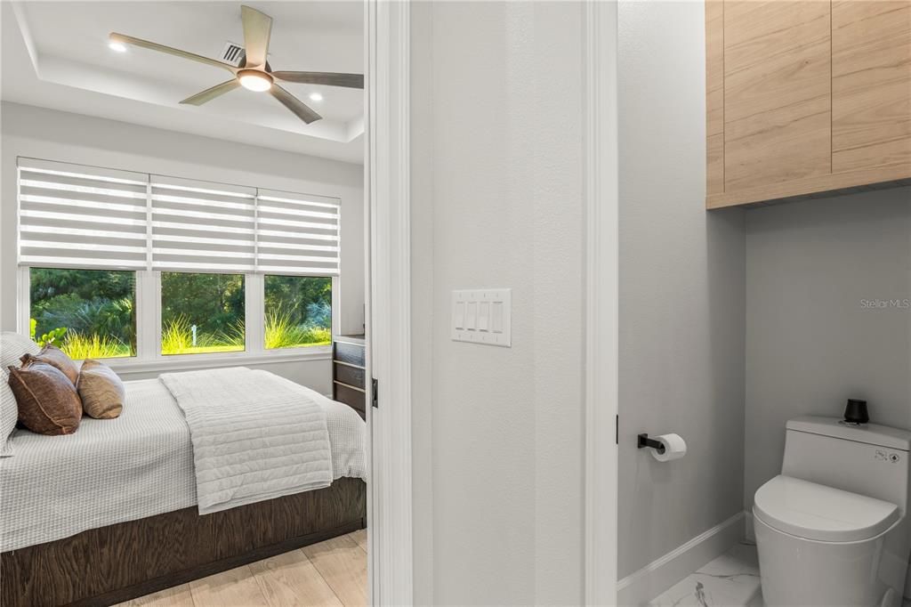For Sale: $390,000 (2 beds, 2 baths, 1582 Square Feet)