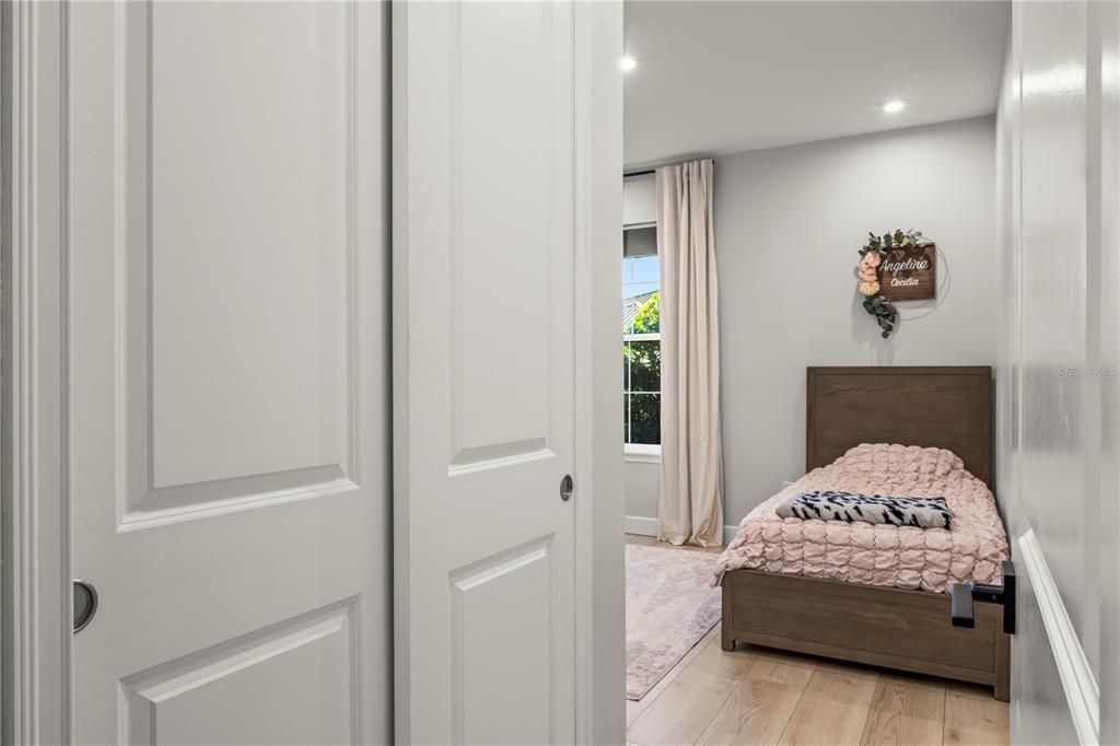 For Sale: $390,000 (2 beds, 2 baths, 1582 Square Feet)