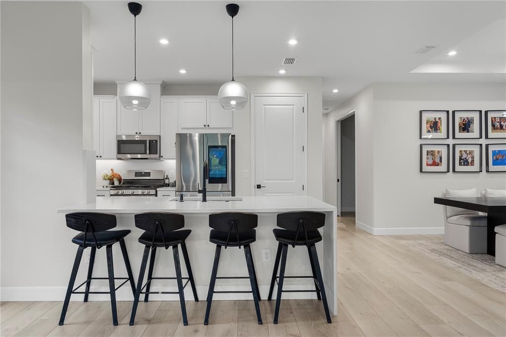 For Sale: $390,000 (2 beds, 2 baths, 1582 Square Feet)
